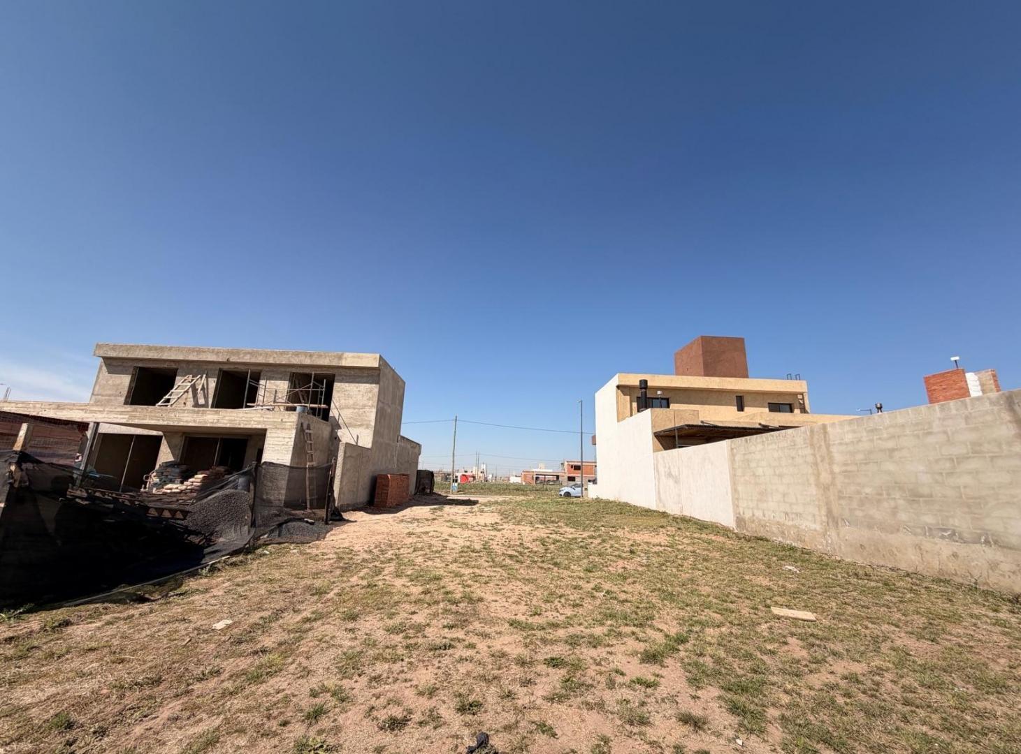 Foto de Terreno 312m2 . Campos de Manantiales . Servicios Subterraneos!, imagen 3