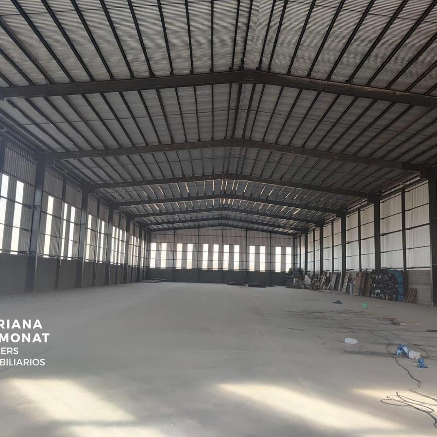 Foto de ZONA SUR - COMPLEJO SEGURIDAD 24 HS - 2.400M2 cub 9200 m2 terr - ZONA, imagen 1