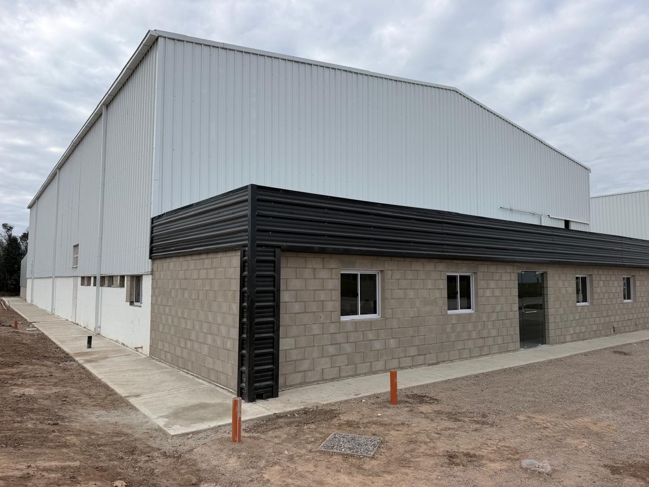 Foto de NAVE INDUSTRIAL EN VENTA EN ECOPARQUE | CON RENTA EN USD | ESCRITURA, imagen 2