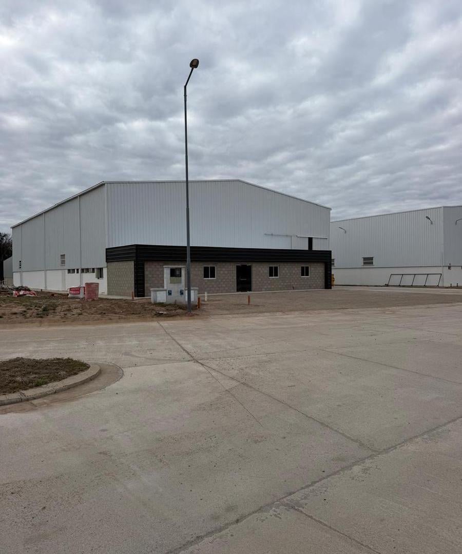Foto de NAVE INDUSTRIAL EN VENTA EN ECOPARQUE | CON RENTA EN USD | ESCRITURA, imagen 1