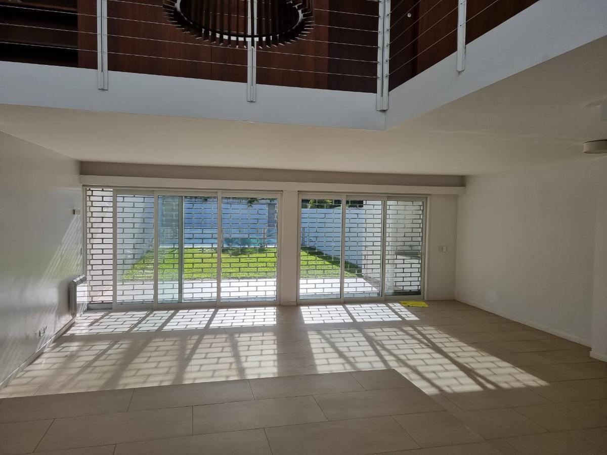 Venta - Casa Lote Propio - Jardín/pileta - con Renta - Belgrano R 2