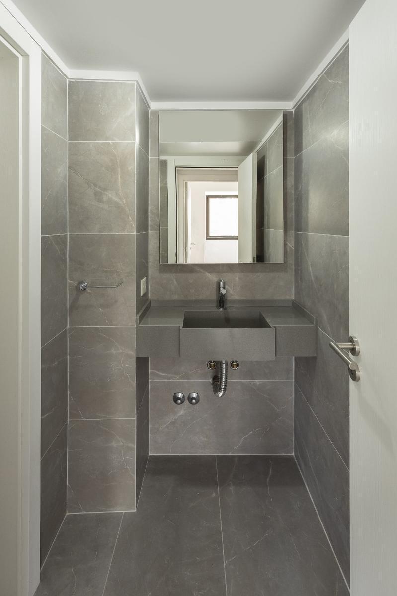 Piso en Venta de 4 Ambientes con Dependencia - Balcon - Cochera Opcional