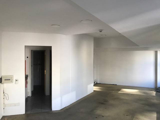 Foto de VENTA – EDIFICIO EN BLOCK CON LOCAL Y OFICINAS – MICROCENTRO - ZONA, imagen 2