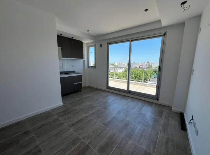 VENTA -  2 AMBIENTE CON BALCÓN TERRAZA - VILLA URQUIZA 3