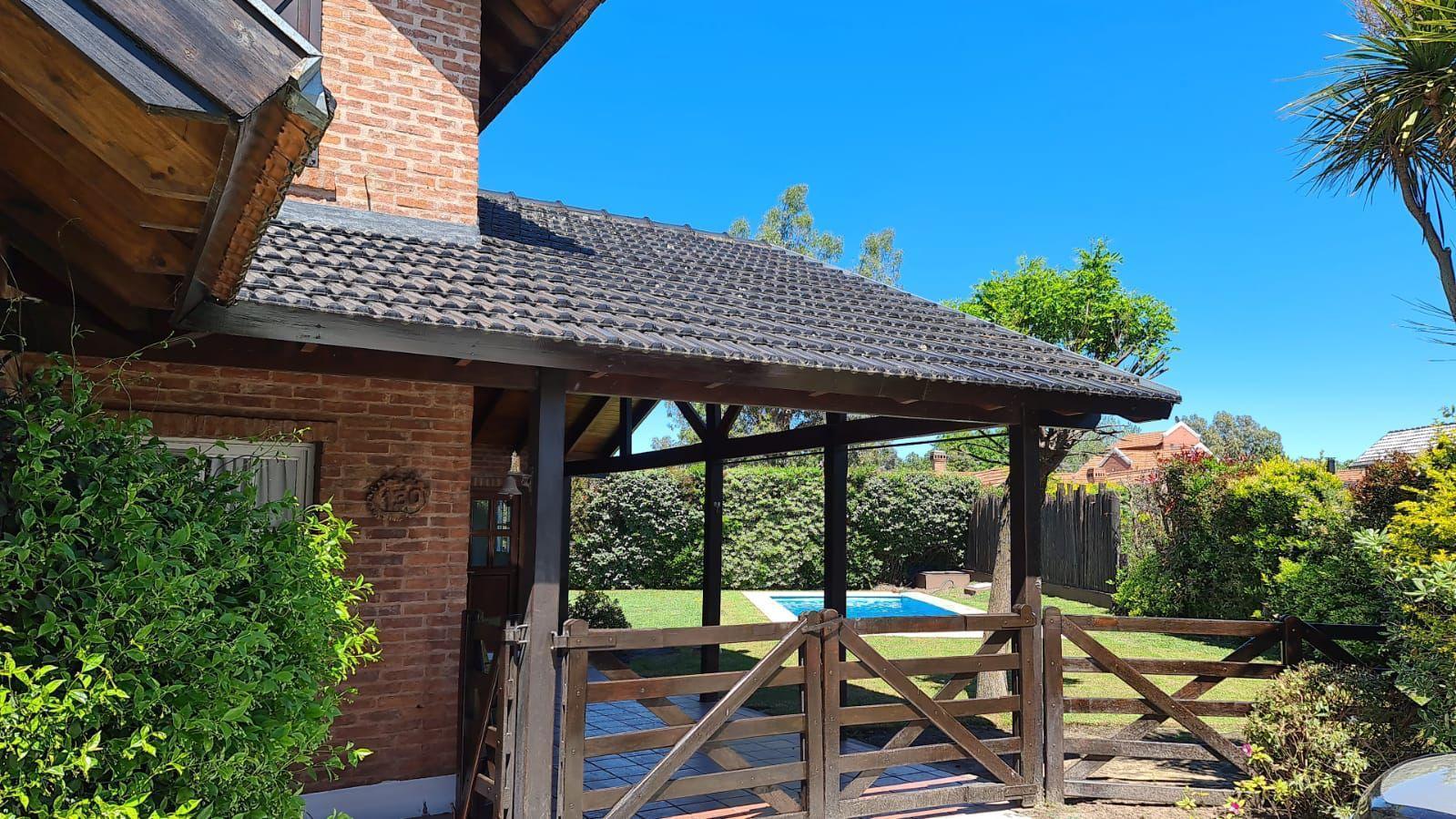 Casa 5 ambientes en venta en Campos de Echeverria con jardín y Pileta, Canning