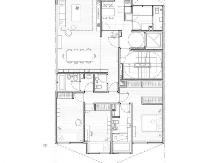 Piso en Venta de 4 Ambientes con Dependencia - Balcon - Cochera Opcional
