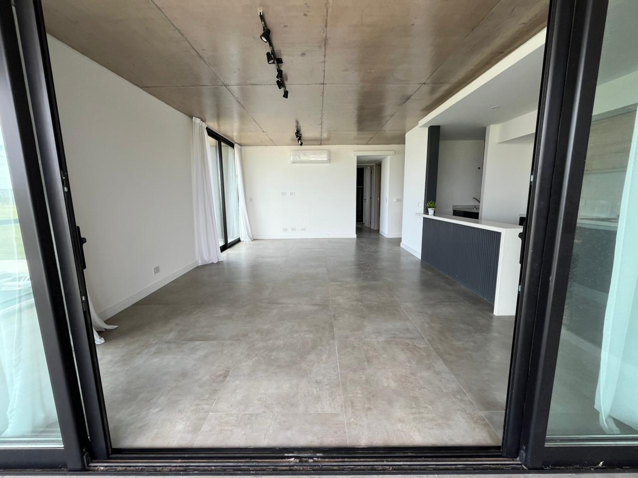 Departamento 3 Ambientes en venta con balcón en Complejo Mirasoles, Canning