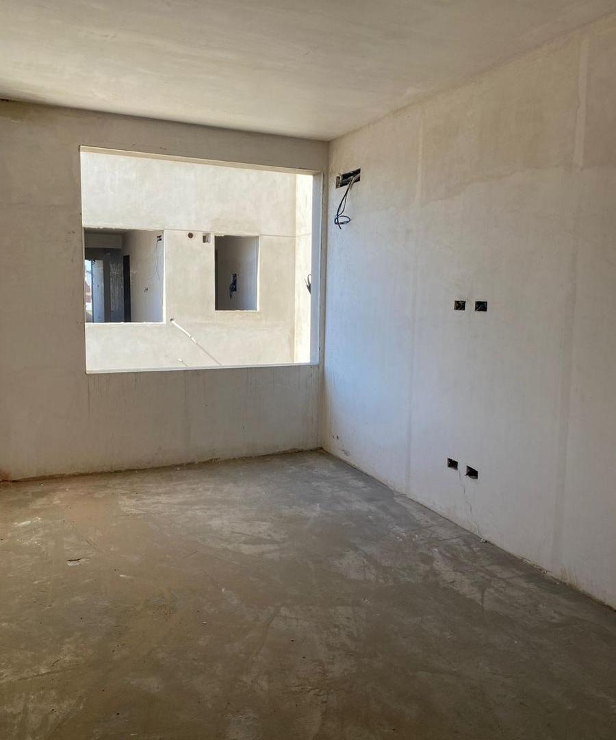 Foto de Venta - 4 amb. - frente - Balcon c/Parrilla - Dorm. en Suite - Toillete, imagen 2