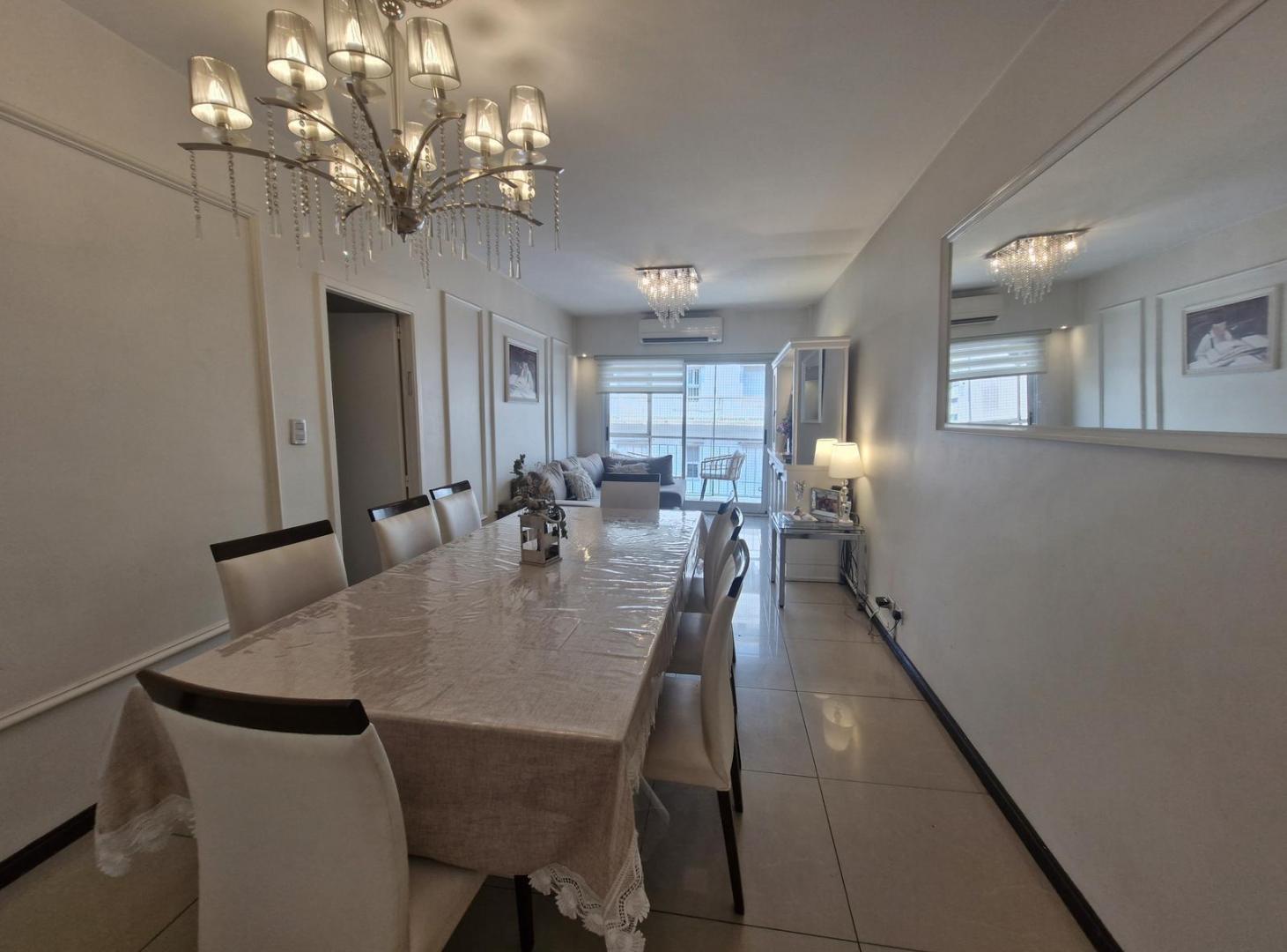 Departamento en venta 4 ambientes con dependencia comedor diario al frente