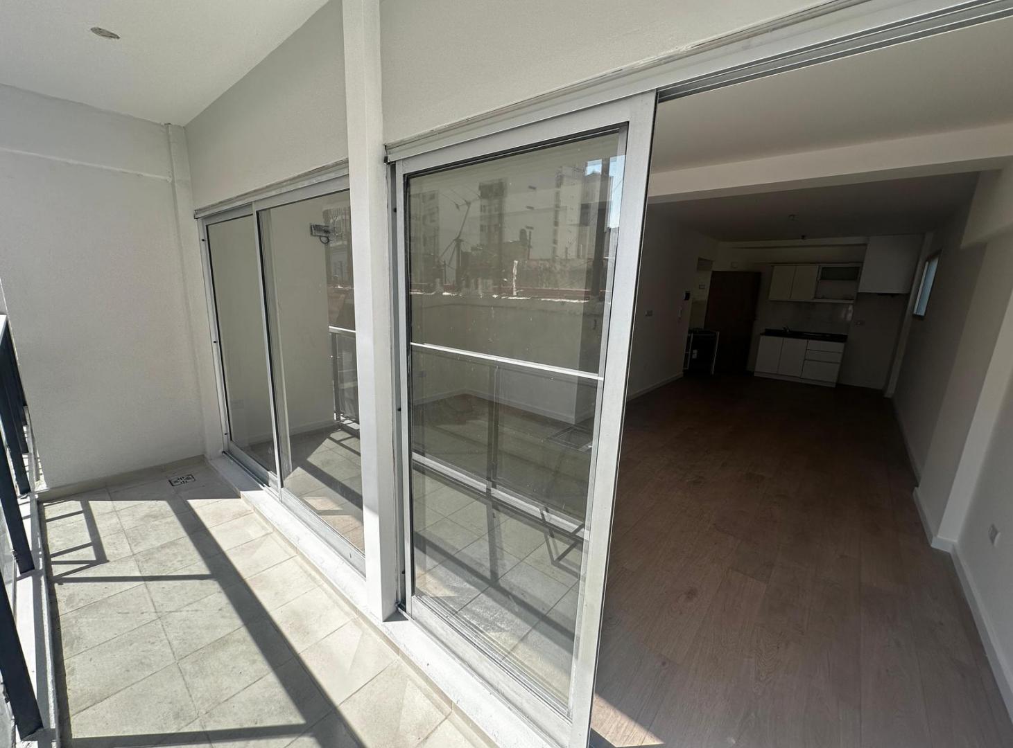 Foto de VENTA - MONOAMBIENTE DIVISIBLE CON BALCÓN - ALMAGRO, imagen 2