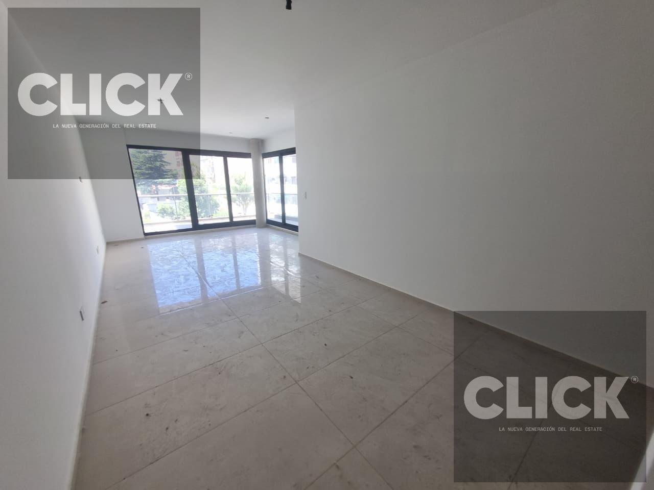 Venta - 4 ambientes con balcón - dependencia y cochera - Villa del Parque