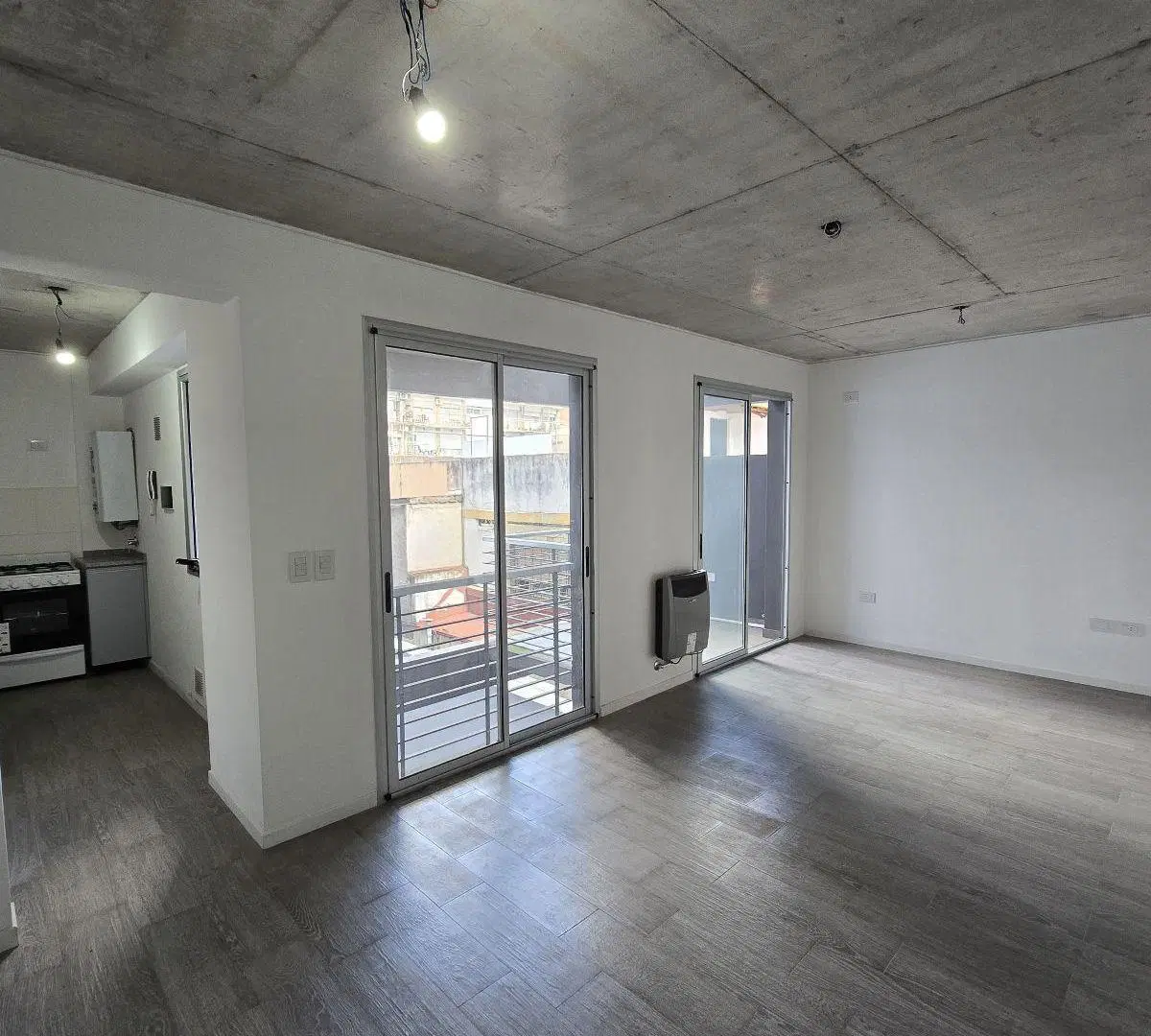 Venta - Monoambiente con balcón - A estrenar - Villa Gral. Mitre 4