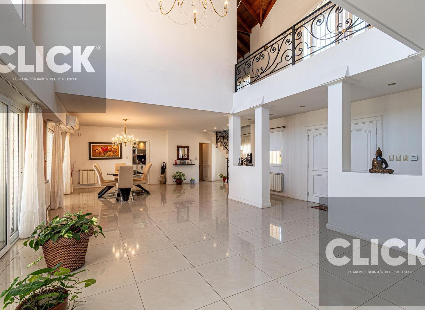 Casa Quinta 9 ambientes en venta con jardín y pileta en Barrio Parque El Trébol, Ezeiza