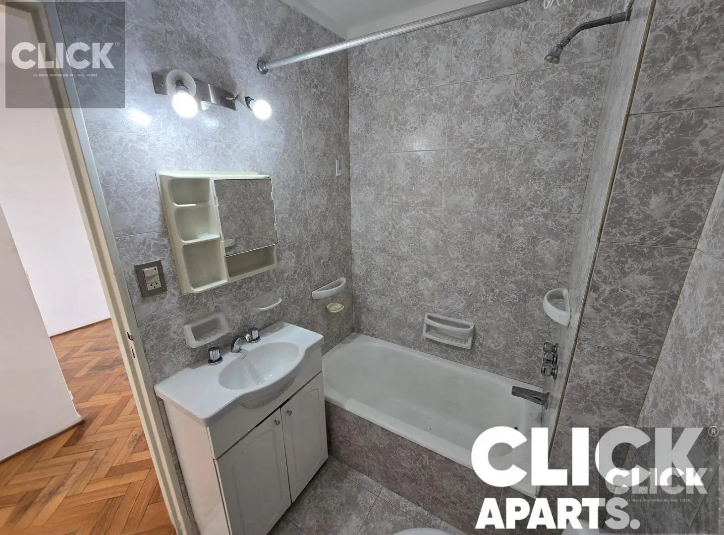 Venta - Monoambiente con balcón - Piso alto - Ideal inversor o estudiante - Recoleta 3
