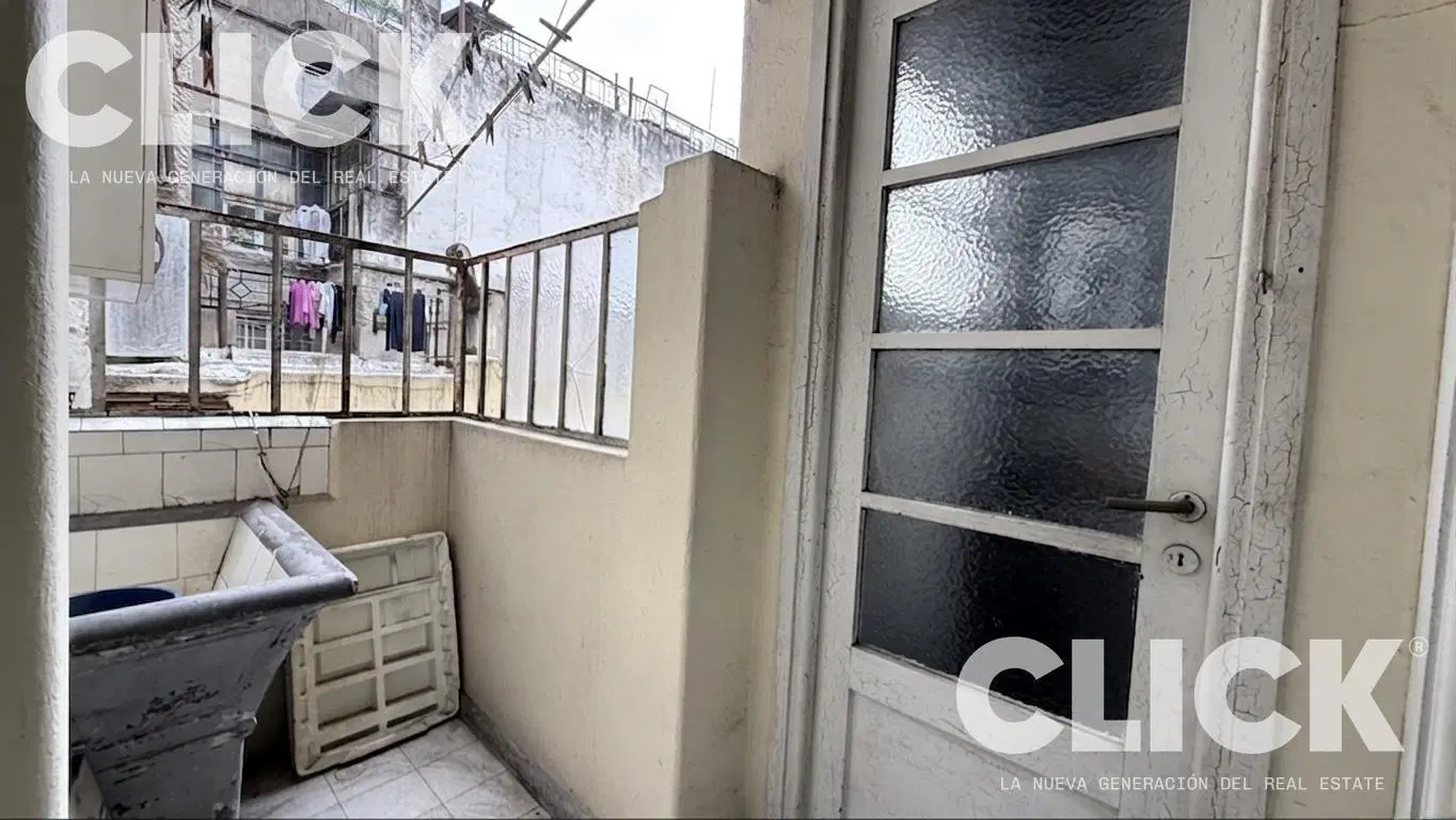 VENTA - DEPARTAMENTO 4 AMBIENTES - BALCON - BALVANERA 5