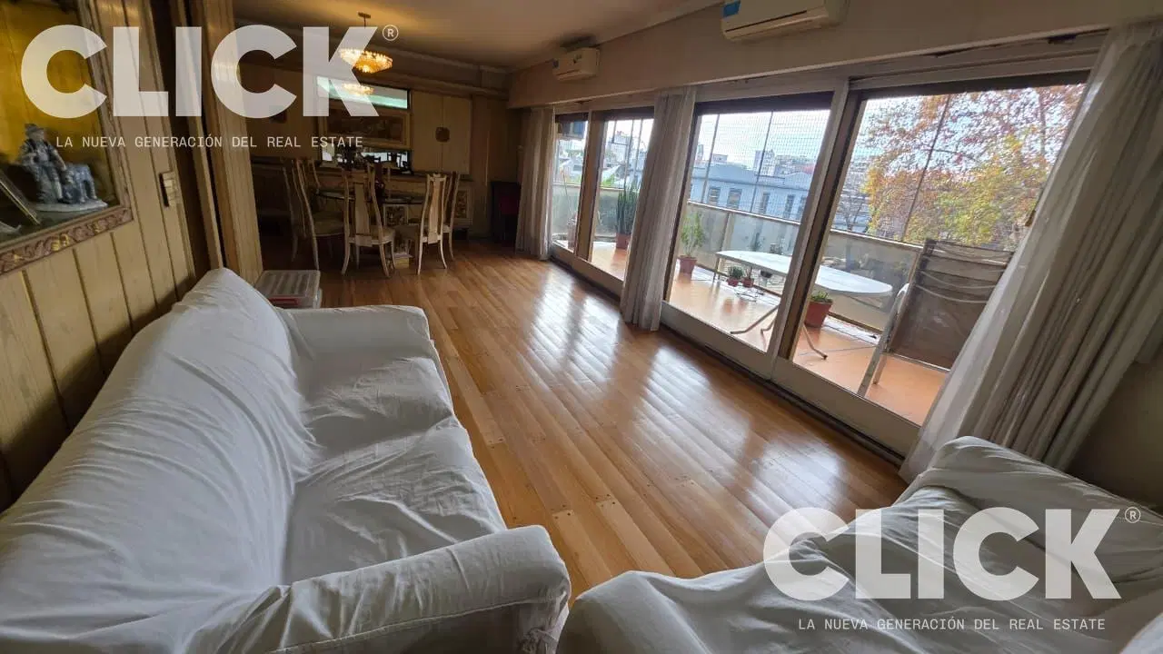 Venta Departamento 5 ambientes con balcón y Dependencia de servicio en Villa Crespo 2