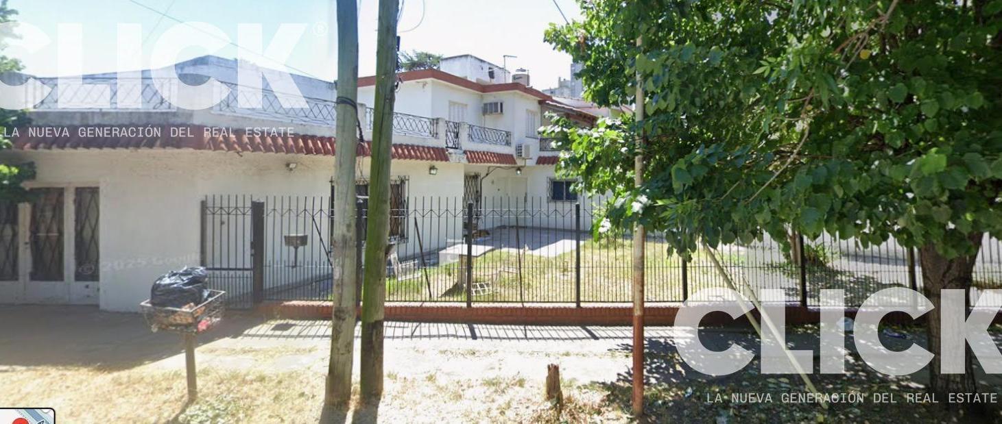 Casa con local comercial en VENTA!