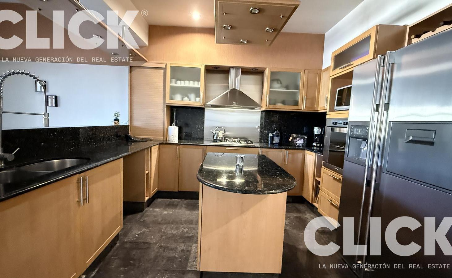 Venta - Casa 6 ambientes con Jardín y Pileta - Villa Ortuzar