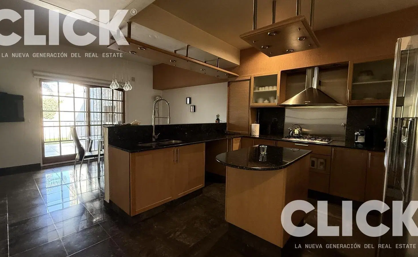 Venta - Casa 6 ambientes con Jardín y Pileta - Villa Ortuzar 2