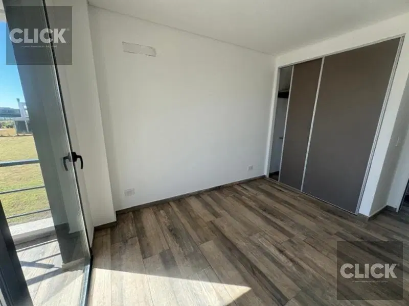 Casa 6 ambientes en venta en Terralagos 3