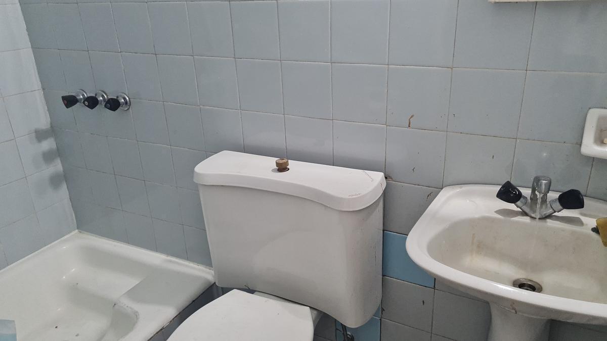 Foto de Venta - Local - apto todo rubro - listo para entrar - con Gas - Once, imagen 1