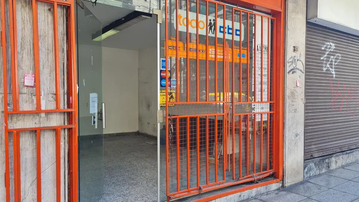 Venta - Local - apto todo rubro - listo para entrar - con Gas - Once 3