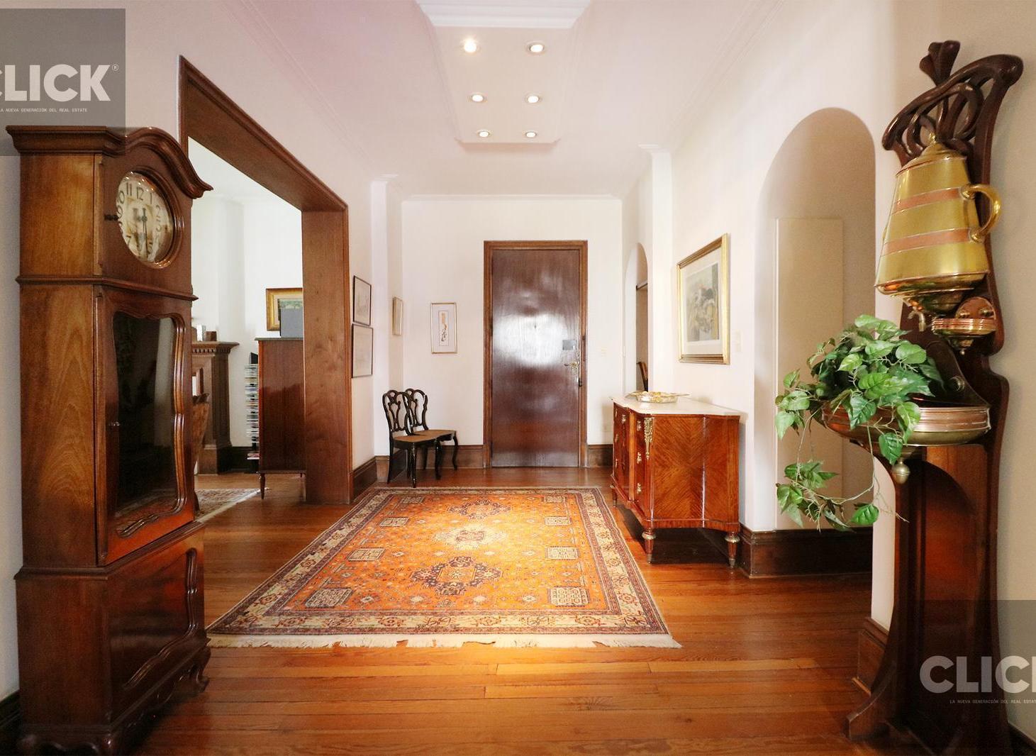 Foto de Venta - 6 Ambientes con Dependencia - Terraza con parrilla - Quincho, imagen 5