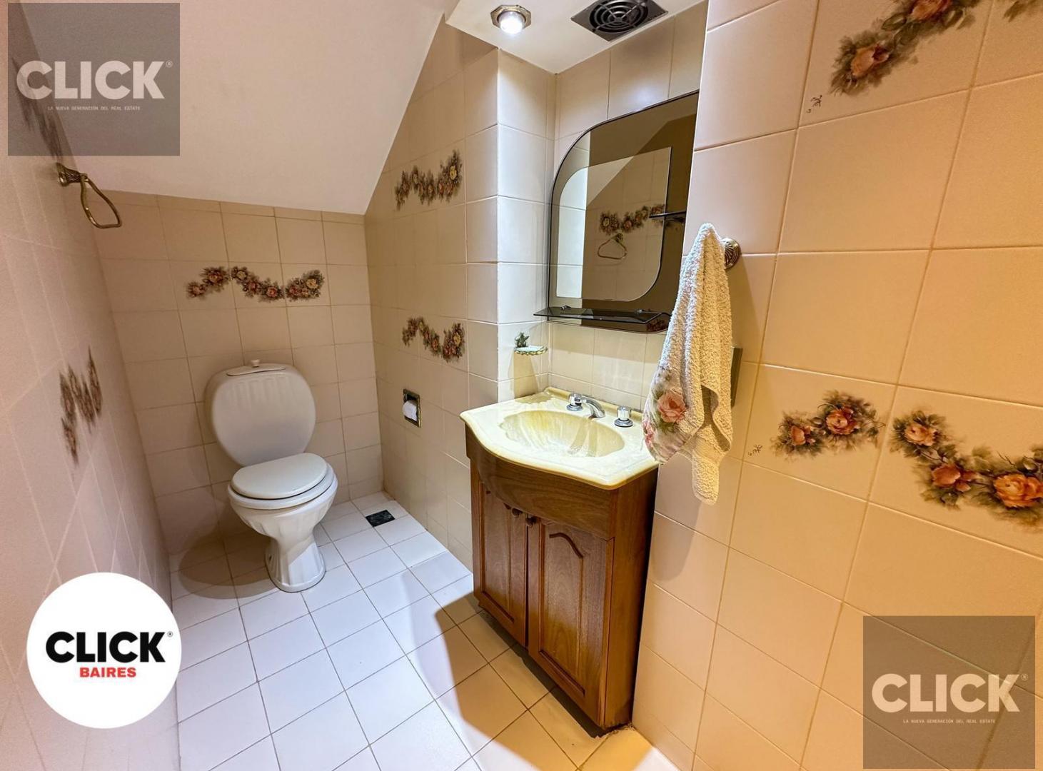 Foto de Casa 5 Ambientes en Venta en Adrogué, imagen 2