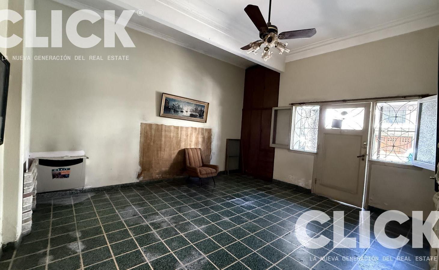 Foto de VENTA - PH 3 AMBIENTES - PATIO Y TERRAZA - VILLA URQUIZA - A RECICLAR, imagen 3