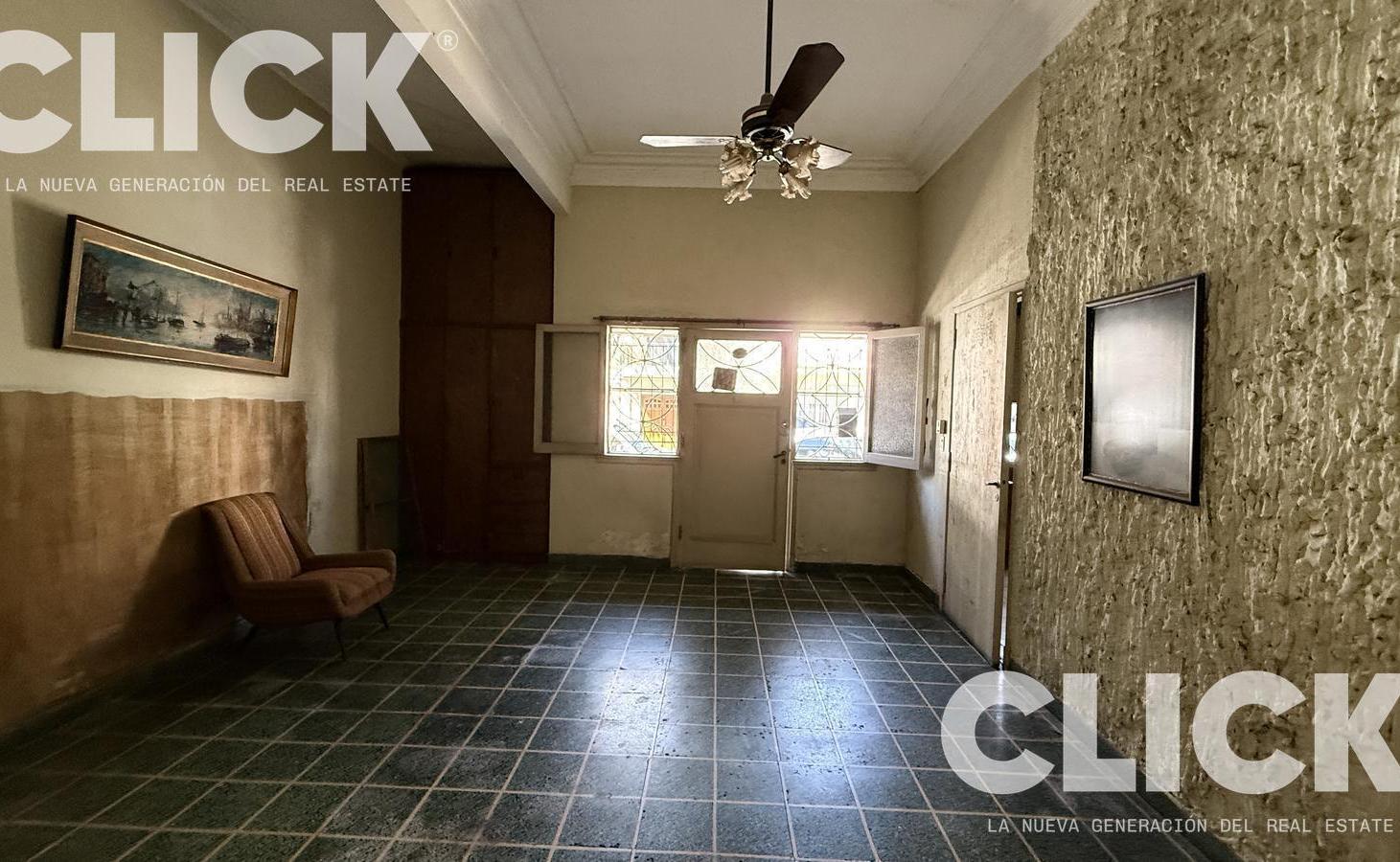 Foto de VENTA - PH 3 AMBIENTES - PATIO Y TERRAZA - VILLA URQUIZA - A RECICLAR, imagen 1