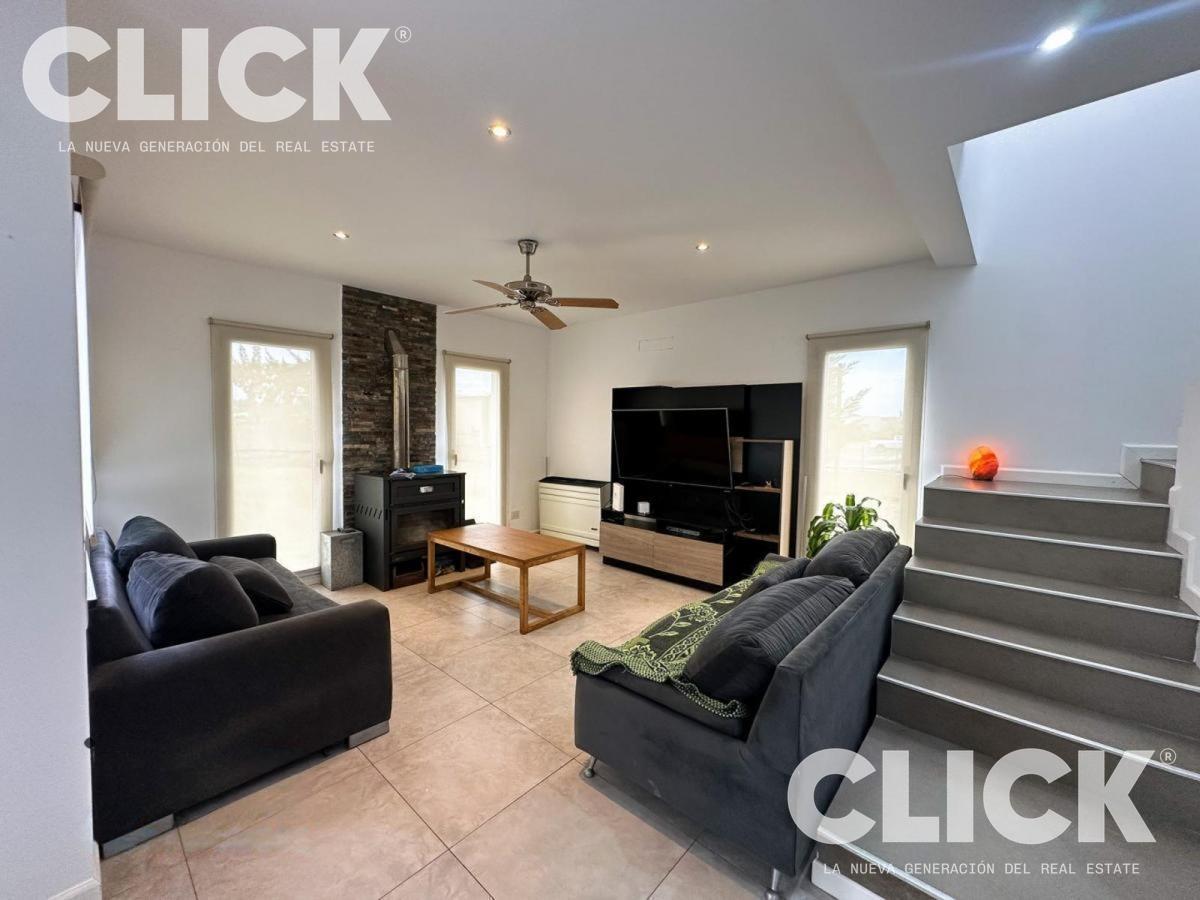 Foto de Casa 5 ambientes en venta en Barrio privado Santa Juana, Esteban, imagen 3
