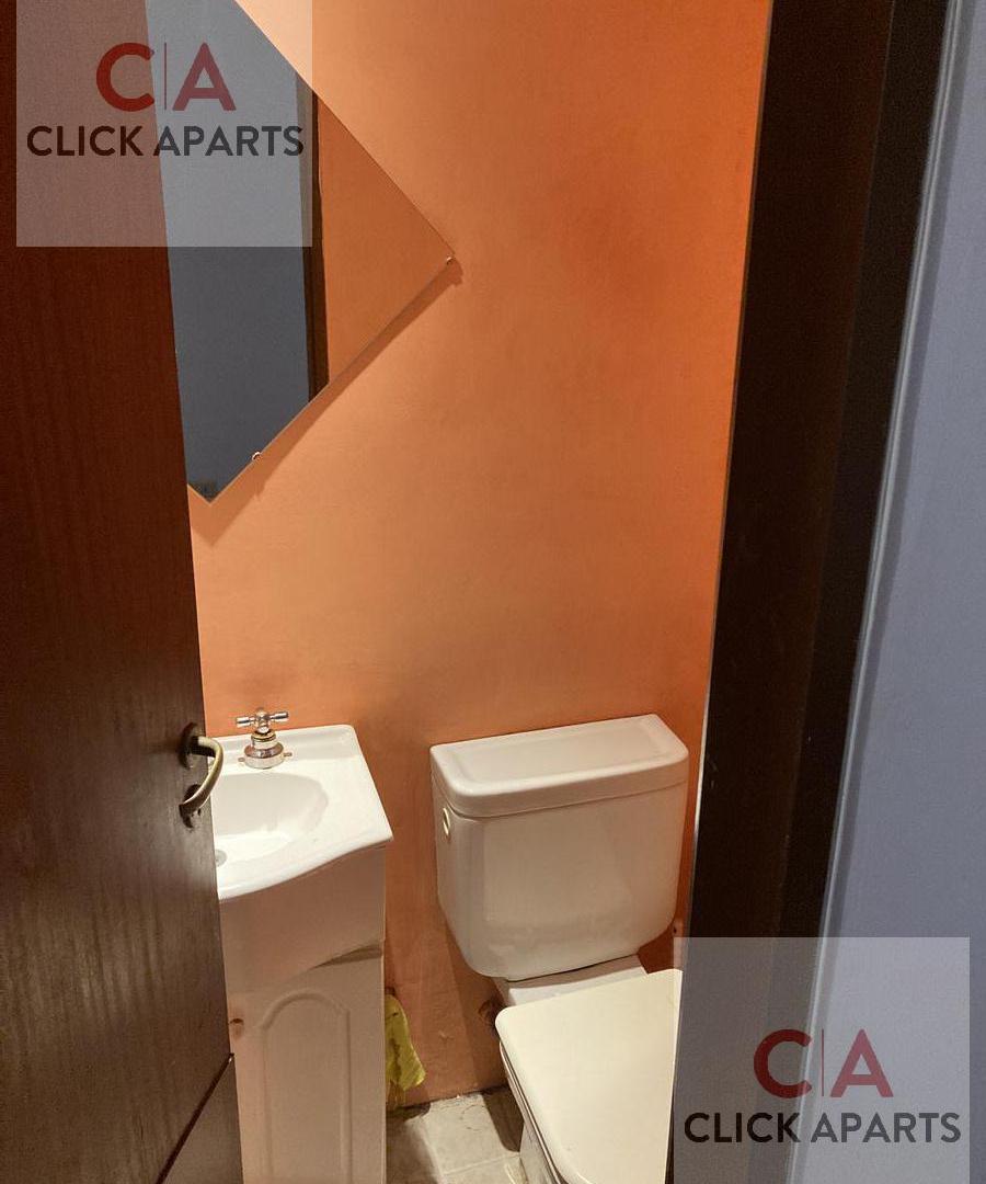 Foto de Alquiler- Casa en duplex de 3 pisos con patio y cochera - Saavedra, imagen 3