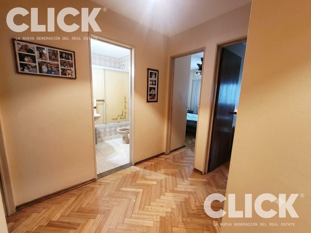 Foto de Venta - 4 ambientes dependencia, cochera fija y baulera - Belgrano, imagen 3