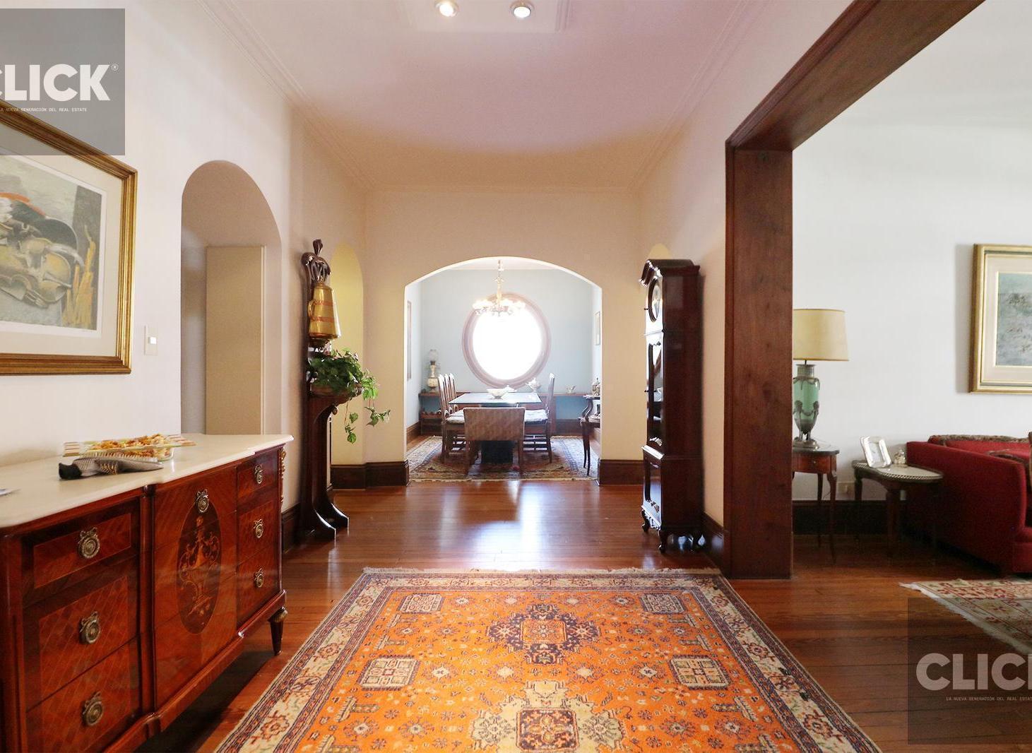 Foto de Venta - 6 Ambientes con Dependencia - Terraza con parrilla - Quincho, imagen 3