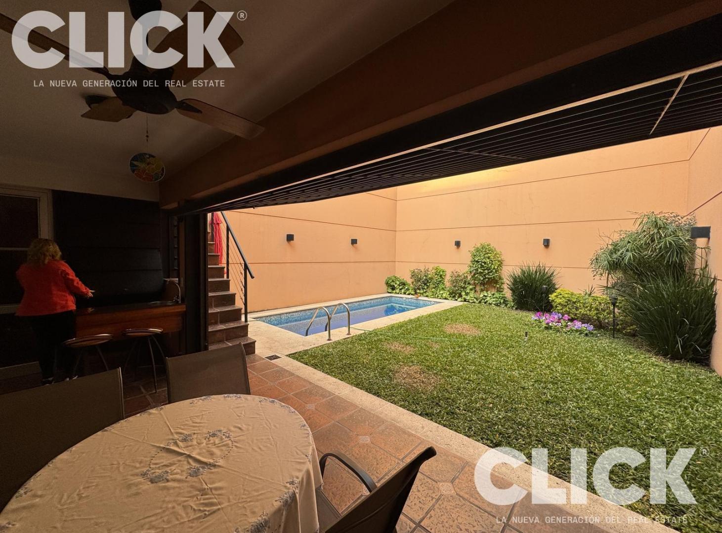 Foto de Venta - Casa 6 Ambientes - Jardín - Pileta - Garage cub/desc - Quincho, imagen 1