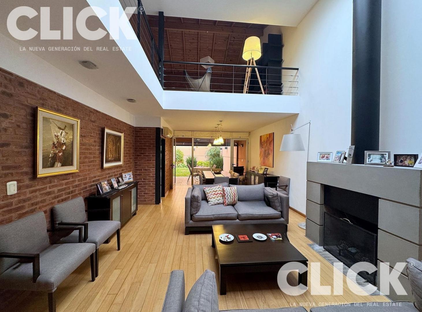 Foto de Venta - Casa 6 Ambientes - Jardín - Pileta - Garage cub/desc - Quincho, imagen 2