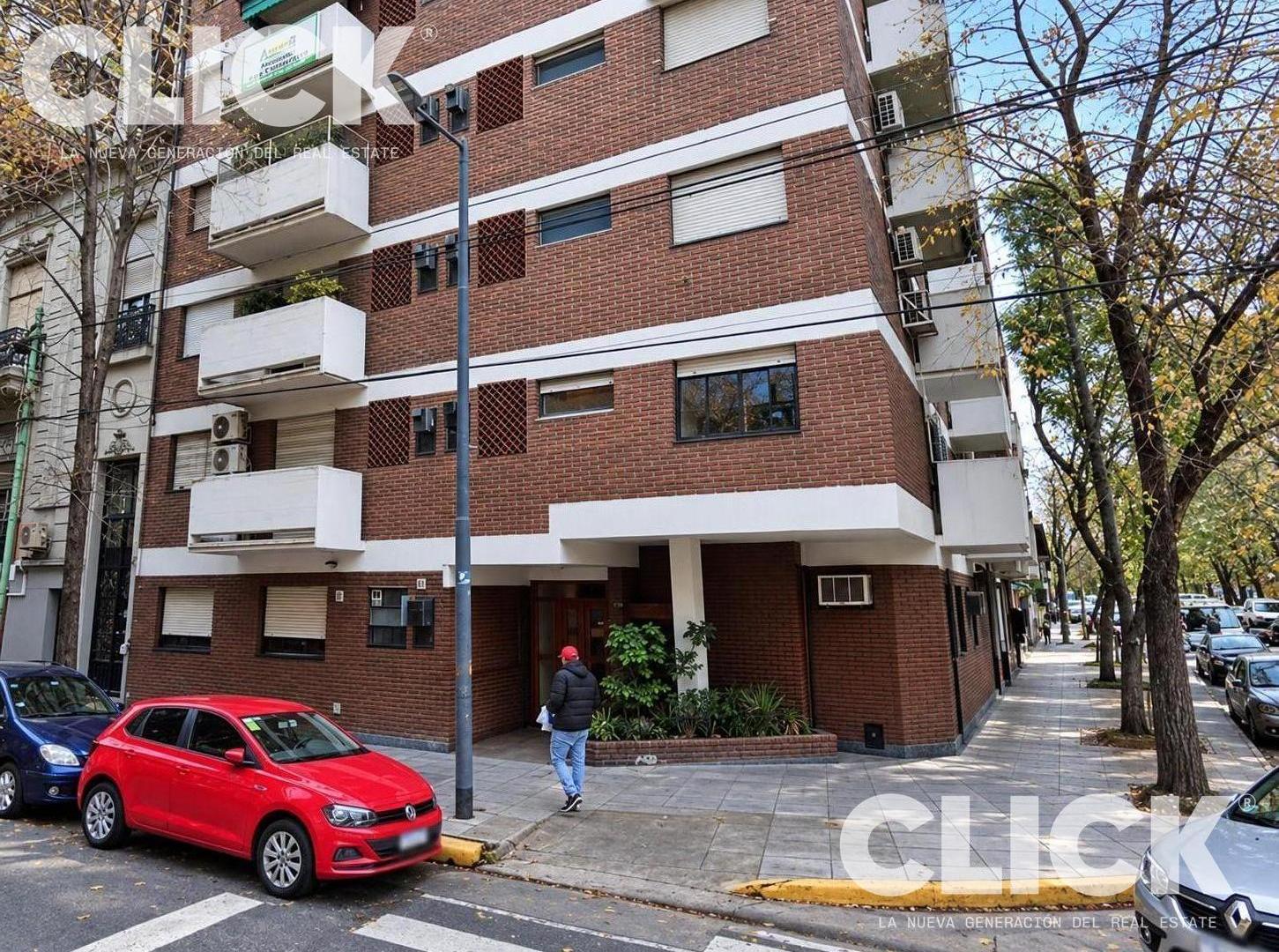 Foto de Departamento en alquiler 2 ambientes todo externo en esquina, imagen 2