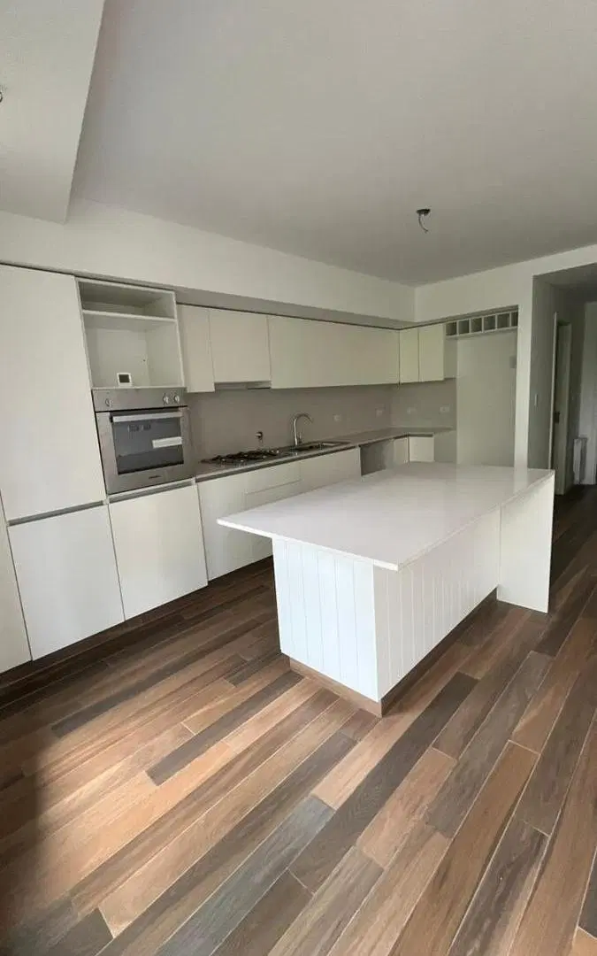 VENTA EXCLUSIVO DEPARTAMETNO A ESTRENAR 3 DORMITORIOS, COCHERA, FRENTE A PARQUE INDEPENDENCIA 1