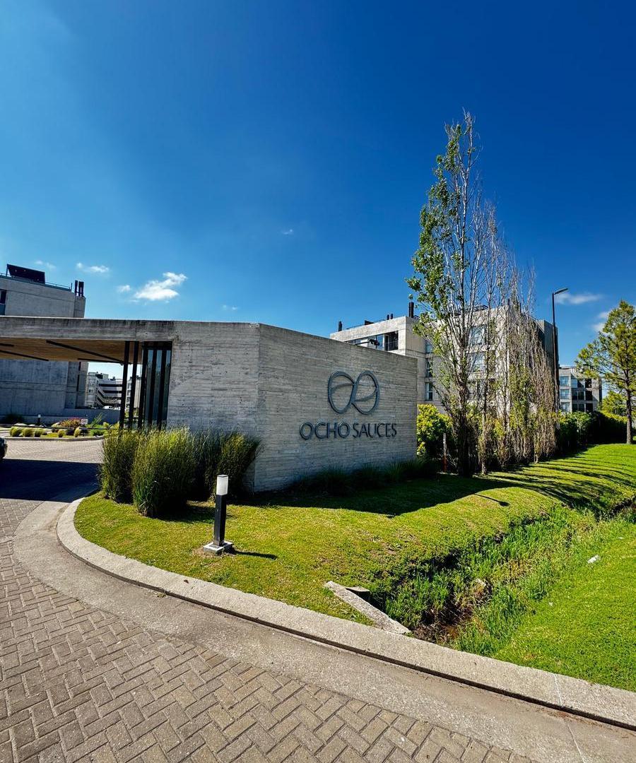 VENTA DEPARTAMENTO DOS DORMITORIOS. CONDOMINIO 8 SAUCES. FUNES