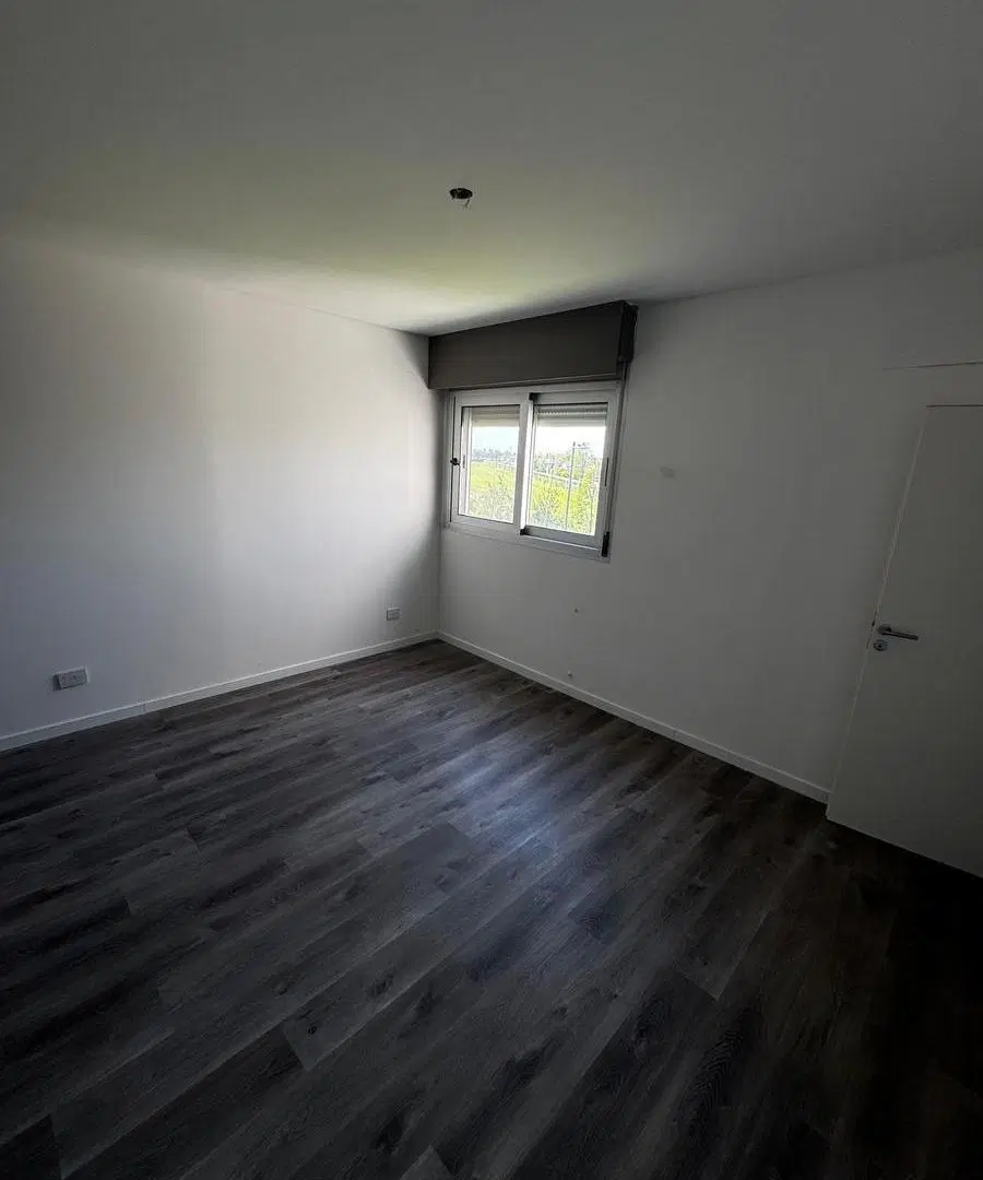 VENTA DEPARTAMENTO DOS DORMITORIOS. CONDOMINIO 8 SAUCES. FUNES 8