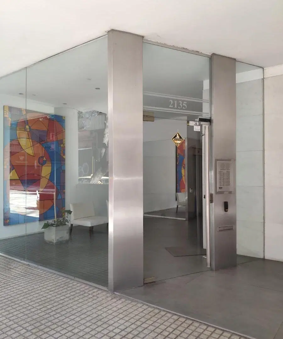 VENTA IMPECABLE DEPARTAMENTO 1 DORMITORIO. BROWN Y BV. OROÑO 1