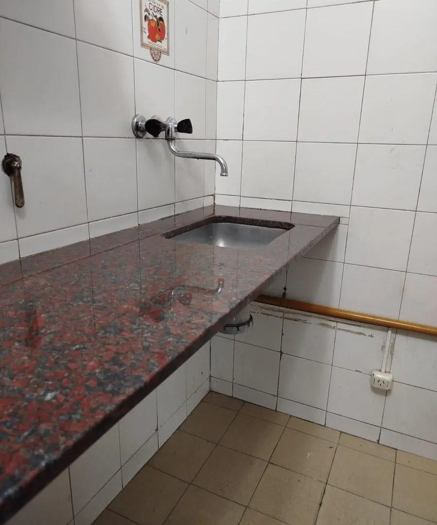 VENTA EXCLUSIVO Y AMPLIO LOCAL COMERCIAL Y OFICINAS 5