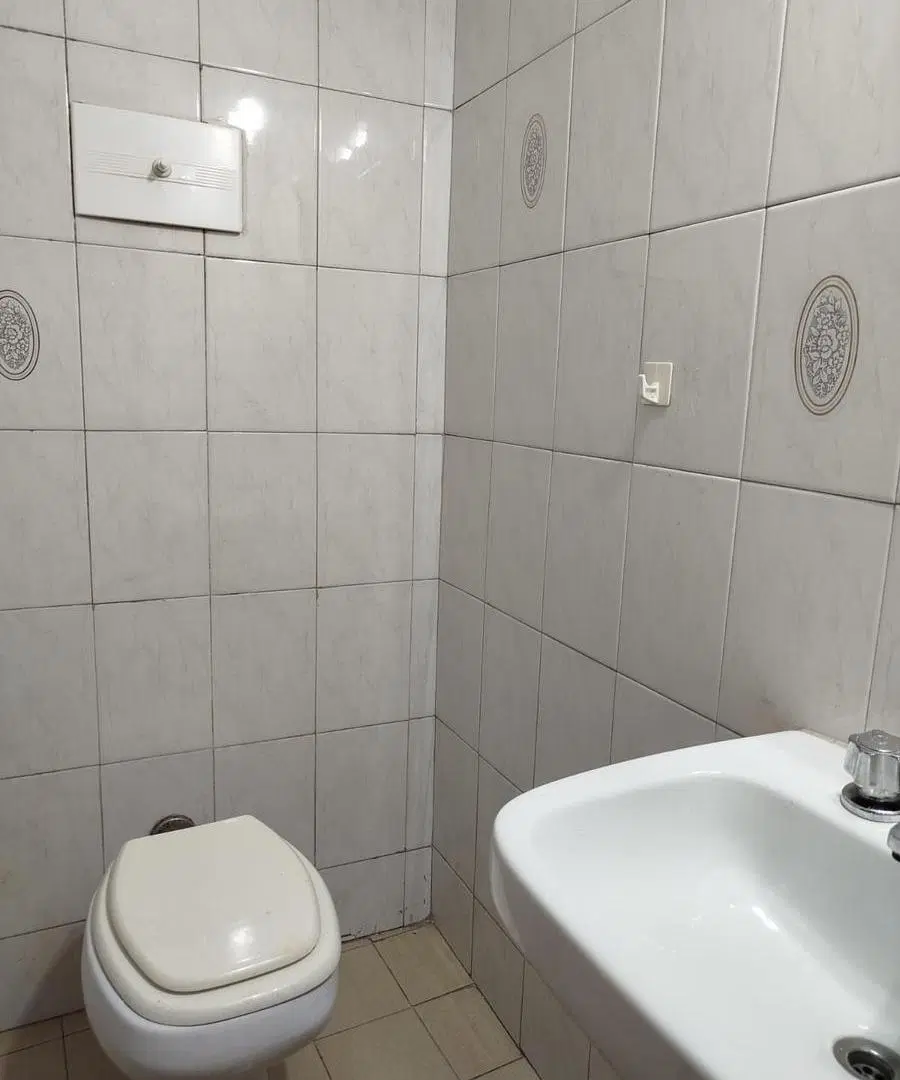VENTA EXCLUSIVO Y AMPLIO LOCAL COMERCIAL Y OFICINAS 8