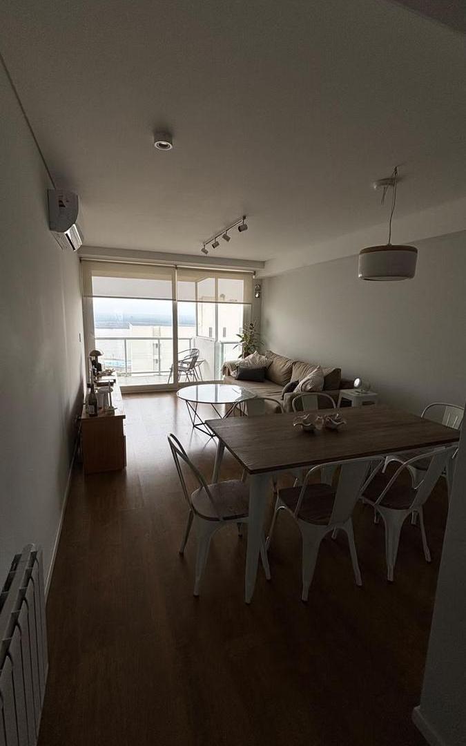 Foto de VENTA AMPLIO DPTO. 1 DORMITORIO. VISTA RÍO. COCHERA Y BAULERA. AMENITIES, imagen 3