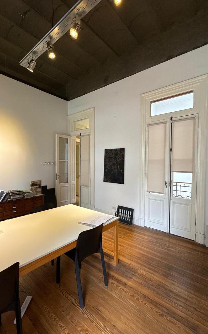 Foto de ALQUILER OFICINAS EN PLANTA ALTA. EXCELENTE ESTADO Y CATEGORÍA. MITRE, imagen 1