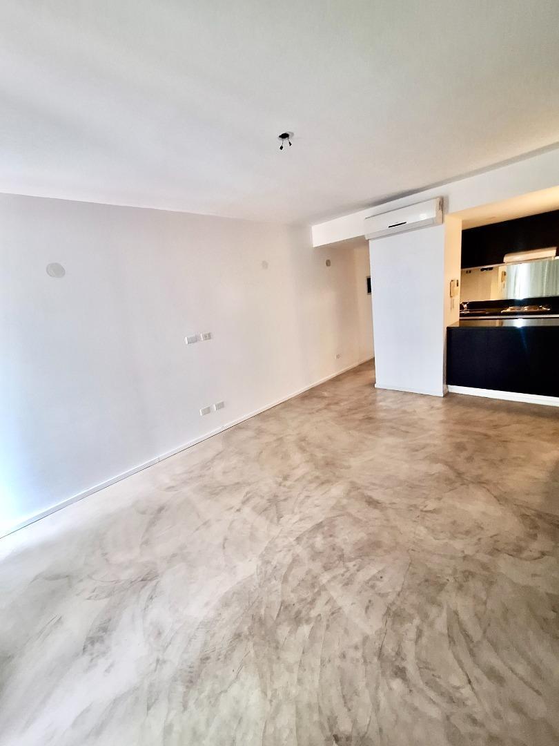 Foto de Venta Departamento Duplex 2 Amb. c/Balcón+cochera La Lucila, imagen 3
