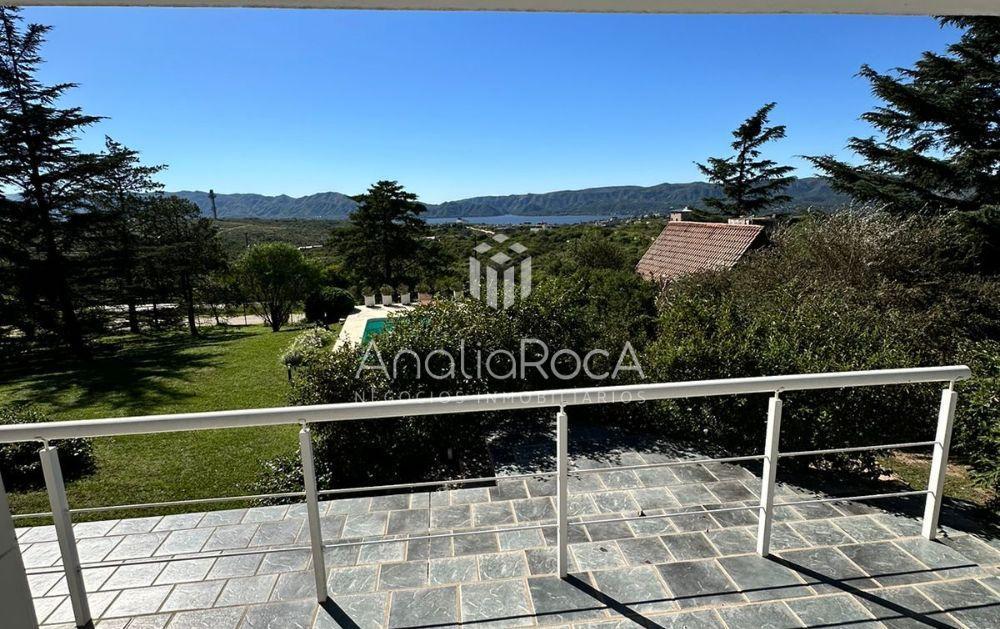 Casa en Venta con Increible Vista Al Lago 5
