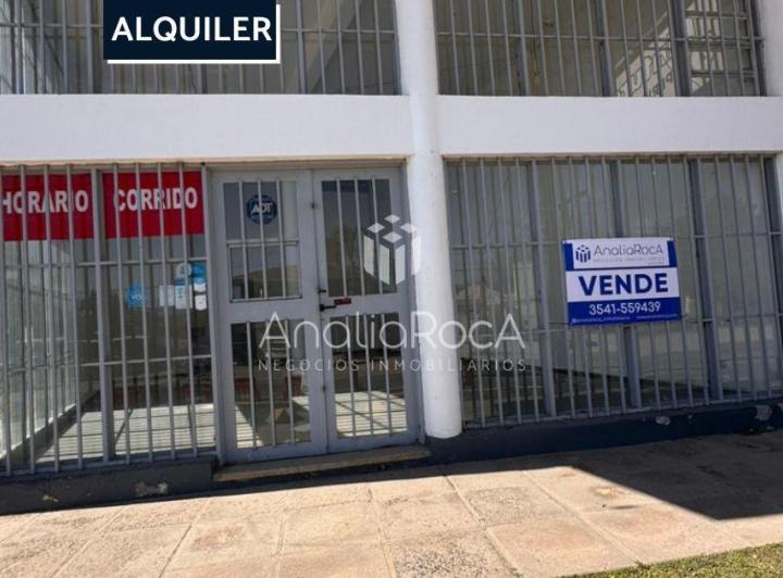 Local en Alquiler Sobre  Av Carcano 2