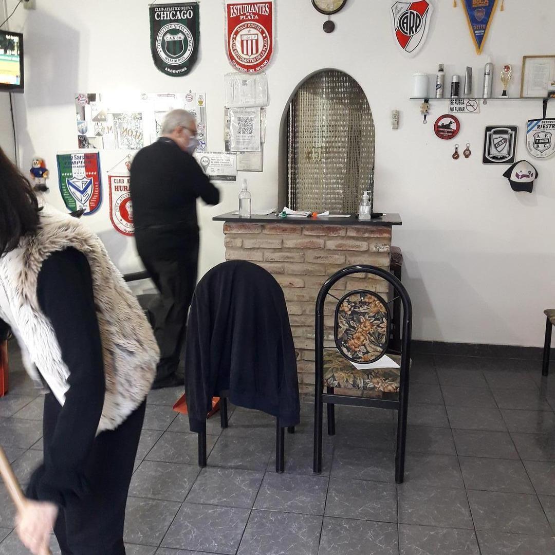 Excelente Local Al Frente con Departamento Amplio - Doble Ingr 2