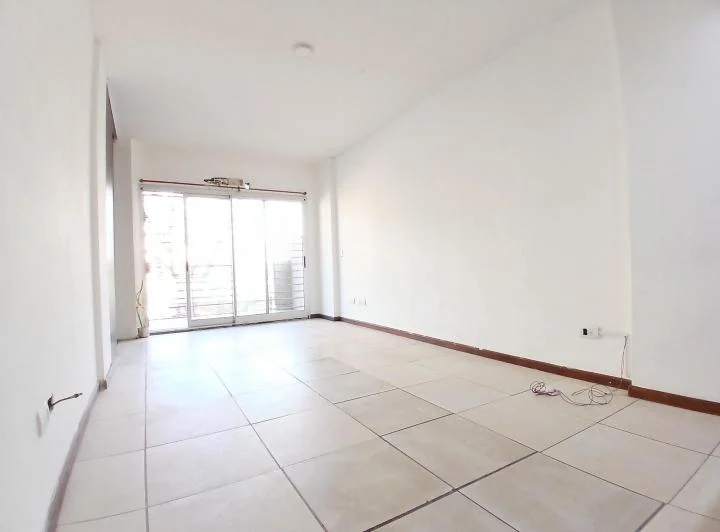 EXCELENTE DEPTO. CON BALCÓN AL FRENTE 1